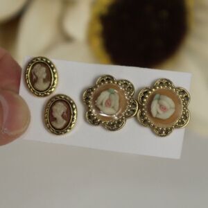 Vintage-Antique Enamel Textured Framed Stud Earrings (Set of 2)